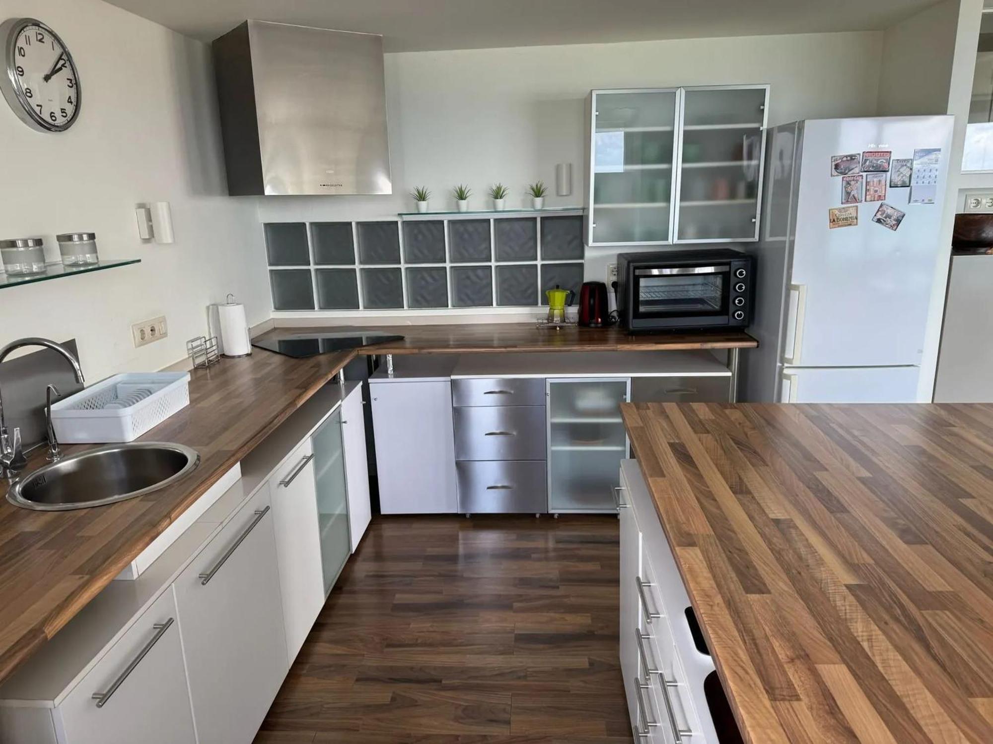 Spacious Apartment In Valencia With Sea View - 160 Sqm Exterior photo