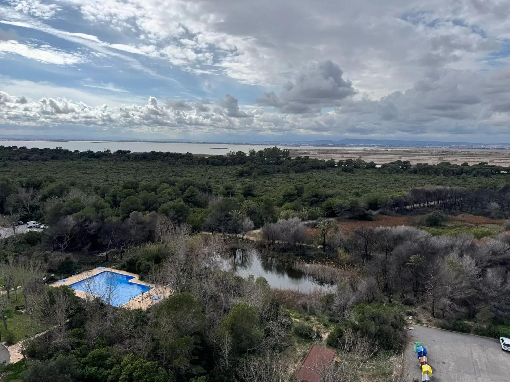 Spacious Apartment In Valencia With Sea View - 160 Sqm Exterior photo