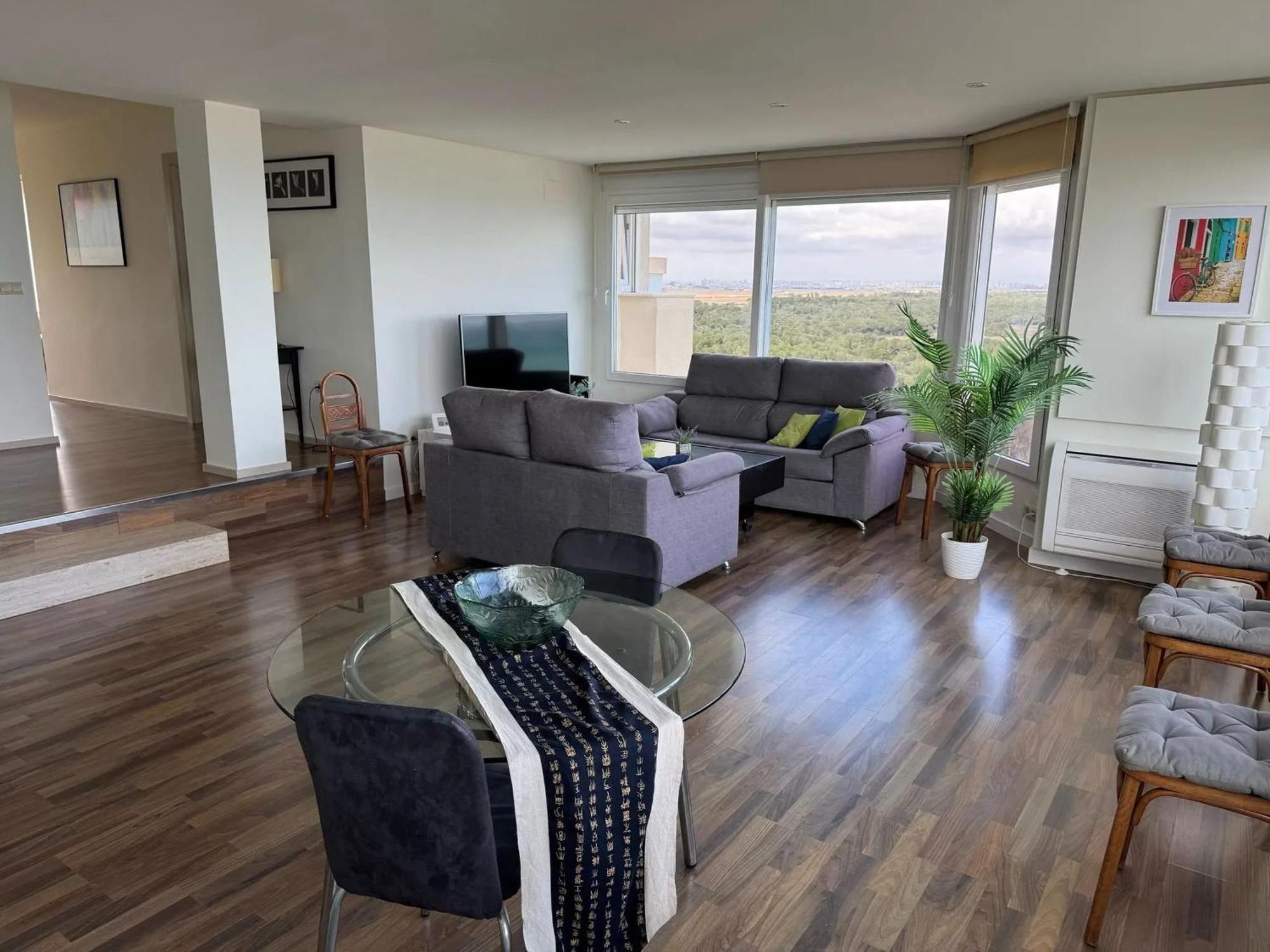 Spacious Apartment In Valencia With Sea View - 160 Sqm Exterior photo
